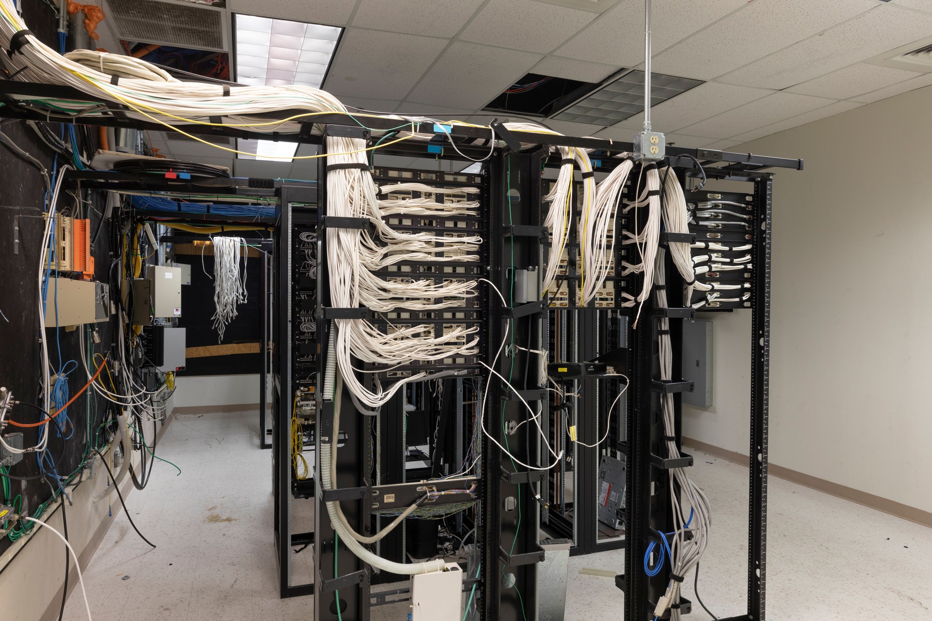 Dismantelled data server room